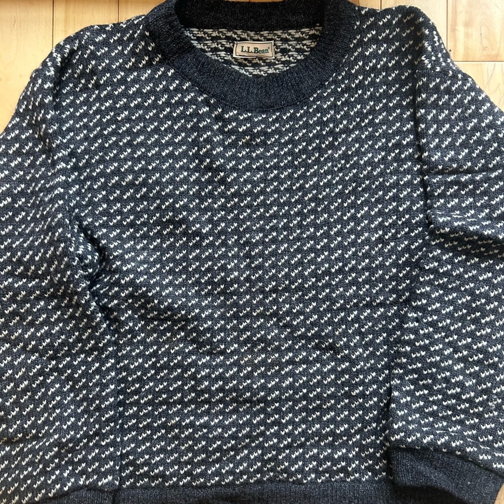 L.L. Bean vintage wool Men's Black and White Sweater